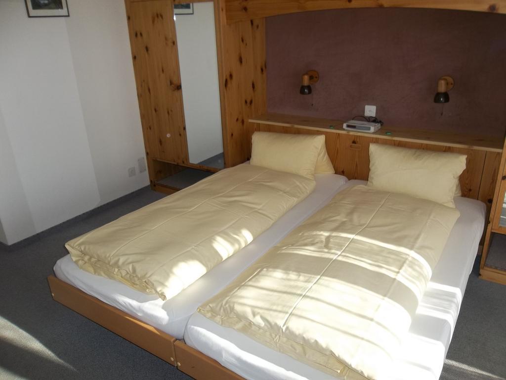Hotel Old-Jnn Saas im Prattigau ภายนอก รูปภาพ