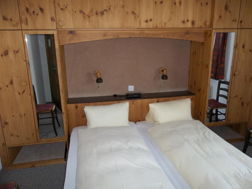 Hotel Old-Jnn Saas im Prattigau ห้อง รูปภาพ