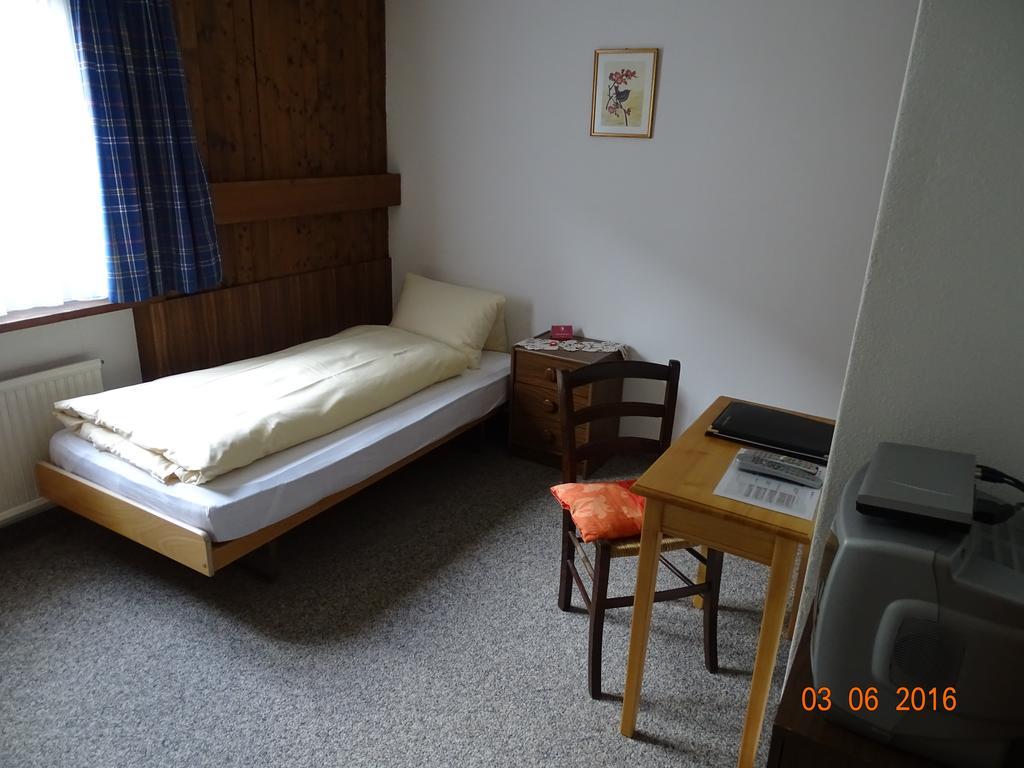 Hotel Old-Jnn Saas im Prattigau ห้อง รูปภาพ