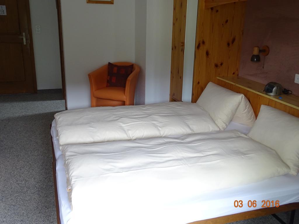 Hotel Old-Jnn Saas im Prattigau ห้อง รูปภาพ